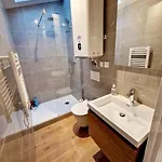 Douillet Hypercentre Neuf Climatise Daire